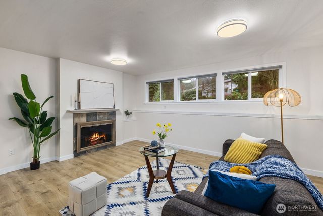 15132 SE 48th Drive, Bellevue, WA 98006