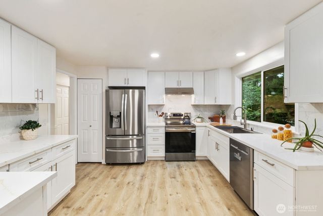 15132 SE 48th Drive, Bellevue, WA 98006