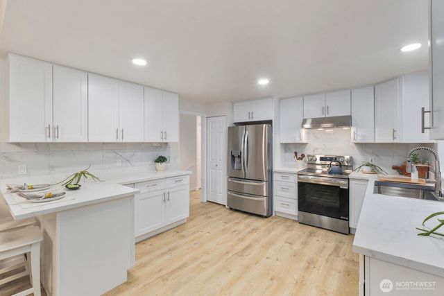 15132 SE 48th Drive, Bellevue, WA 98006