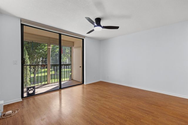 5280 Las Verdes Circle 216, Delray Beach, FL 33484