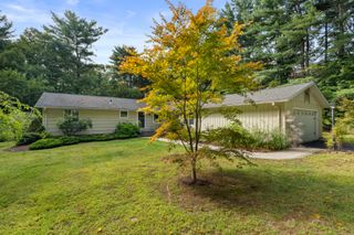 5 Vining Drive, Simsbury, CT 06070