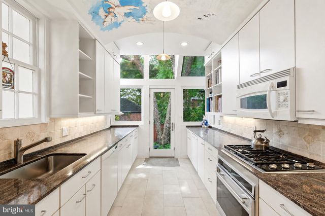 6411 33RD ST NW, Washington, DC 20015