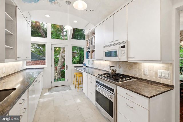 6411 33RD ST NW, Washington, DC 20015