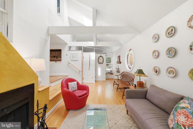 6411 33RD ST NW, Washington, DC 20015