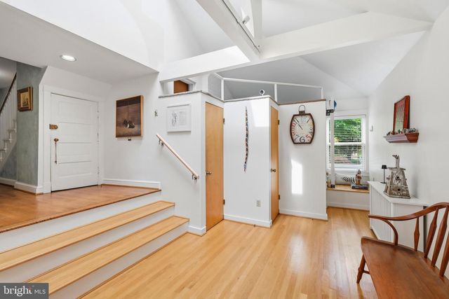 6411 33RD ST NW, Washington, DC 20015