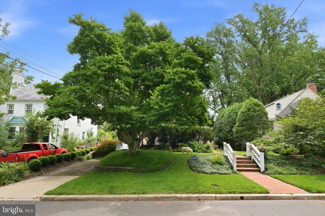 6411 33RD ST NW, Washington, DC 20015