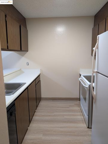 1457 N Camino Alto 214, Vallejo, CA 94589