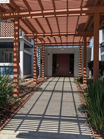 1457 N Camino Alto 214, Vallejo, CA 94589