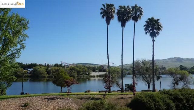 1457 N Camino Alto 214, Vallejo, CA 94589