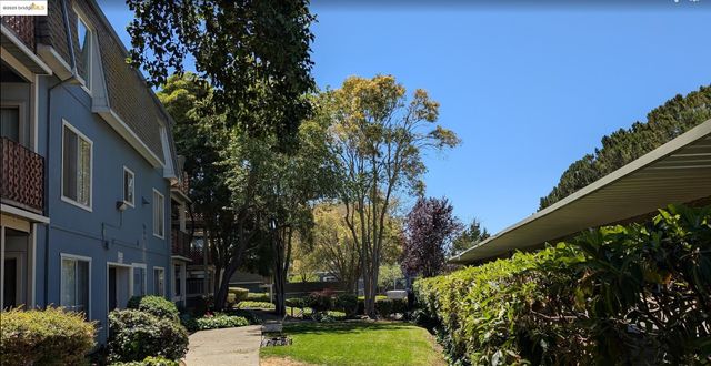 1457 N Camino Alto 214, Vallejo, CA 94589