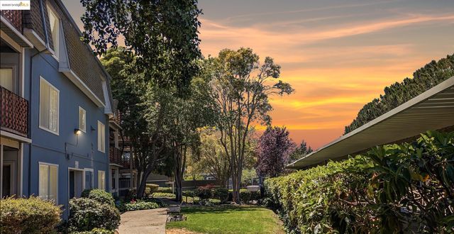 1457 N Camino Alto 214, Vallejo, CA 94589