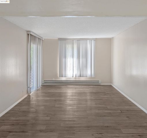 1457 N Camino Alto 214, Vallejo, CA 94589