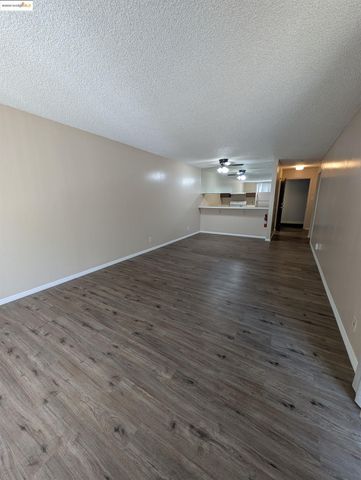 1457 N Camino Alto 214, Vallejo, CA 94589