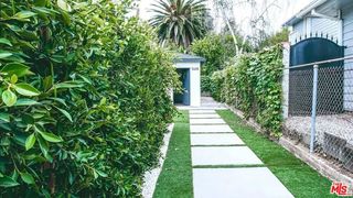 5406 Tampa Avenue, Tarzana (los Angeles), CA 91356
