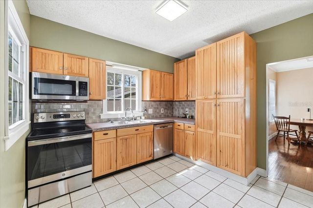 624 AVENUE A NE, Winter Haven, FL 33881