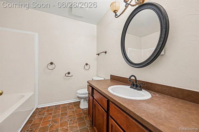 6835 Maplelawn Drive, Ypsilanti, MI 48197