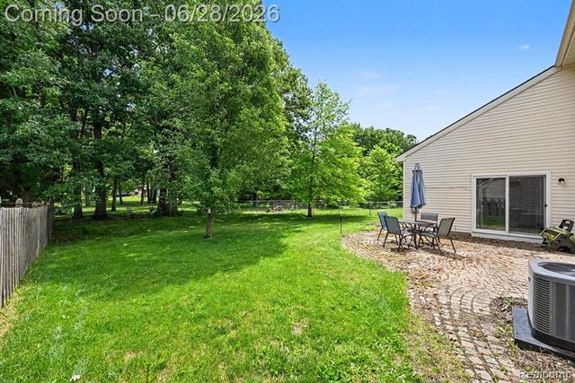 6835 Maplelawn Drive, Ypsilanti, MI 48197