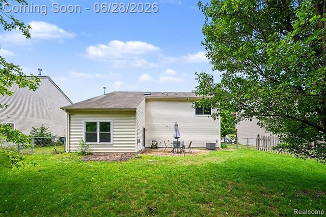 6835 Maplelawn Drive, Ypsilanti, MI 48197