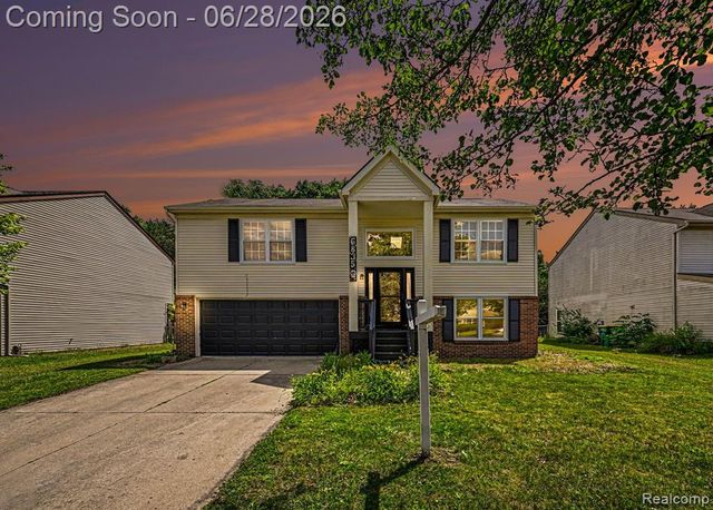 6835 Maplelawn Drive, Ypsilanti, MI 48197