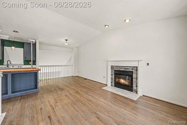 6835 Maplelawn Drive, Ypsilanti, MI 48197