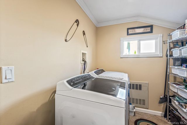 256 Garfield Avenue, Mineola, NY 11501