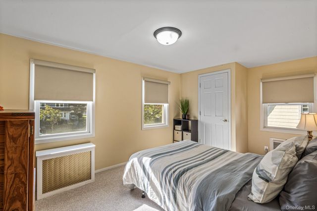 256 Garfield Avenue, Mineola, NY 11501