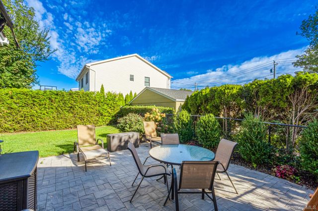 256 Garfield Avenue, Mineola, NY 11501