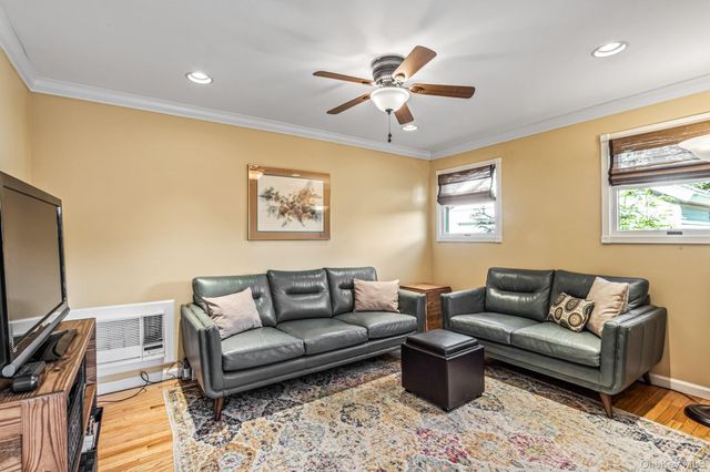 256 Garfield Avenue, Mineola, NY 11501