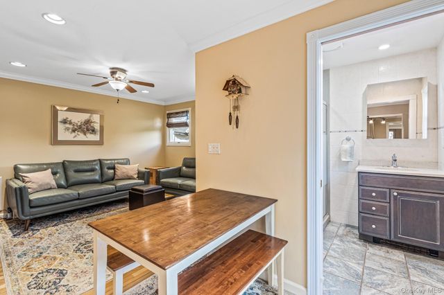 256 Garfield Avenue, Mineola, NY 11501