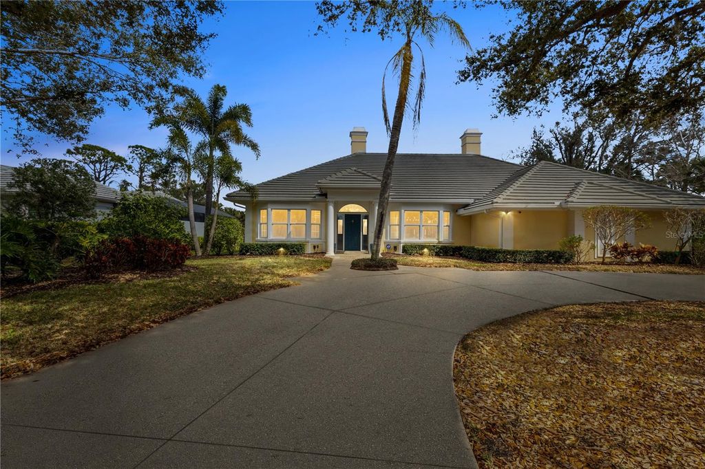 Image 2 of property listing at 1 N CAYMAN ISLES BOULEVARD, Englewood, FL 34223