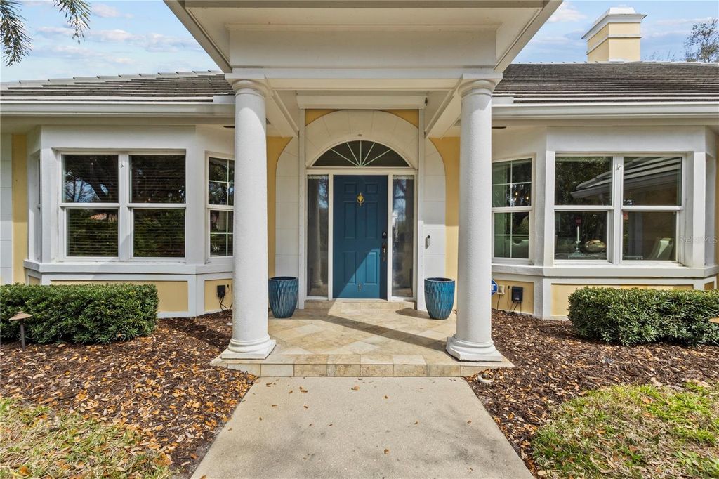 Image 5 of property listing at 1 N CAYMAN ISLES BOULEVARD, Englewood, FL 34223