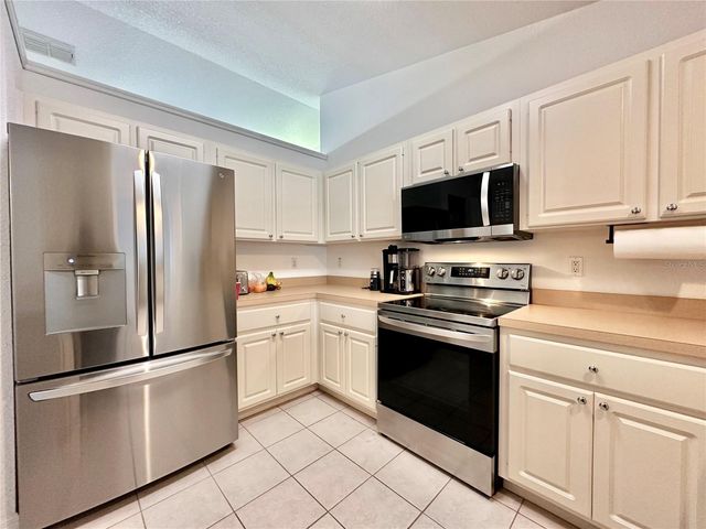 12051 SE 84TH AVENUE, Belleview, FL 34420