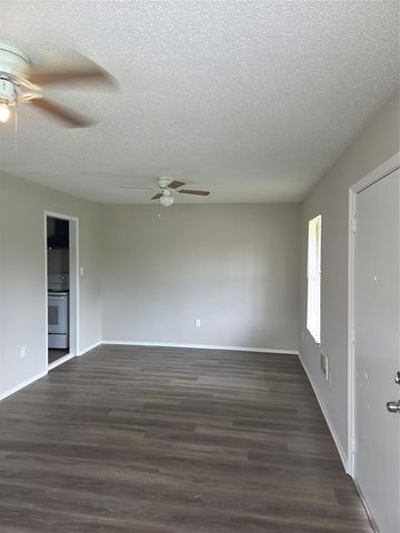 1218 1st Avenue N, Texas City, TX 77590