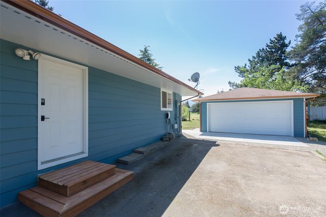 11 Stone Road, Sequim, WA 98382