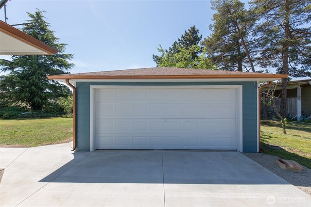 11 Stone Road, Sequim, WA 98382