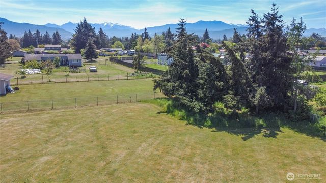 11 Stone Road, Sequim, WA 98382