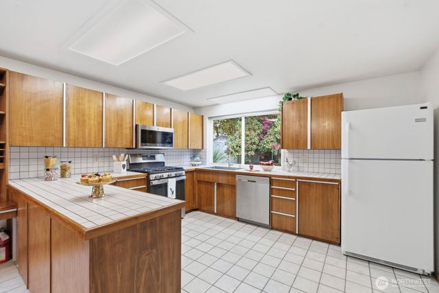 2030 Baker Terrace SE, Olympia, WA 98501