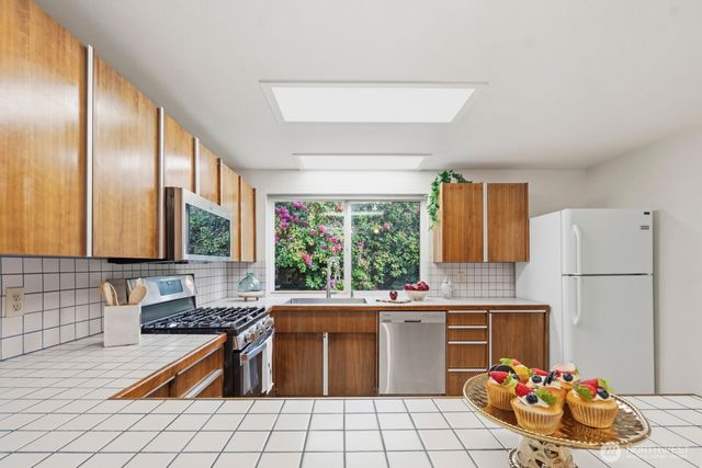 2030 Baker Terrace SE, Olympia, WA 98501
