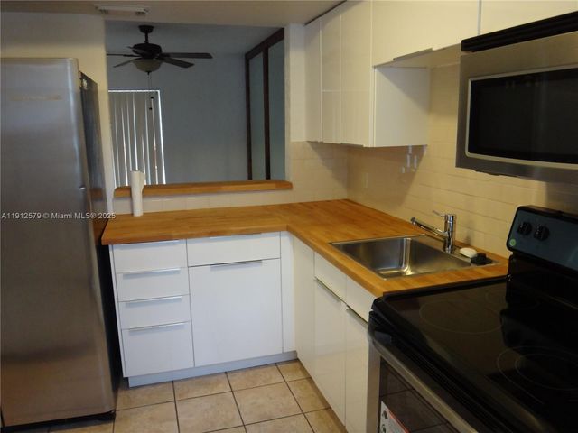 20806 SW 83rd Ave 06, Cutler Bay, FL 33189