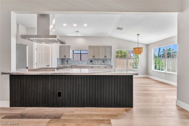 5121 Burr Oak Drive, Las Vegas, NV 89130