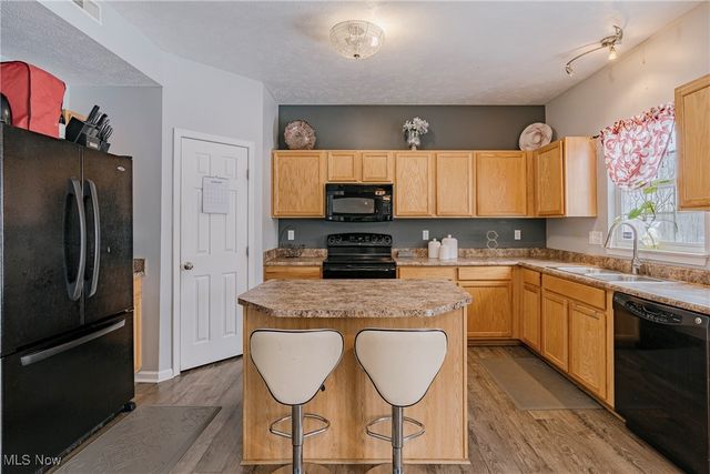 6382 Stonehaven Lane, Bedford Heights, OH 44146