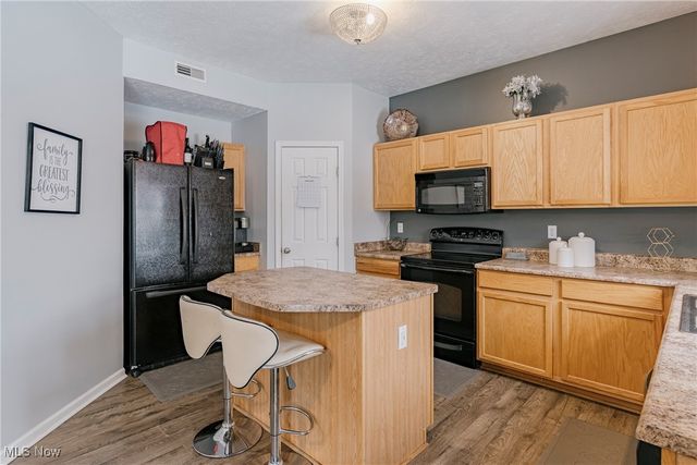 6382 Stonehaven Lane, Bedford Heights, OH 44146