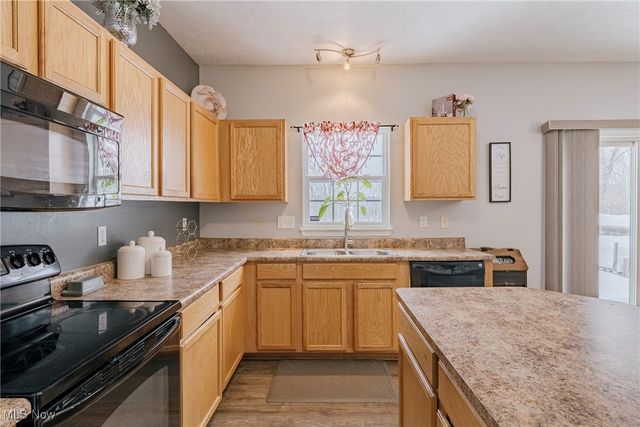 6382 Stonehaven Lane, Bedford Heights, OH 44146