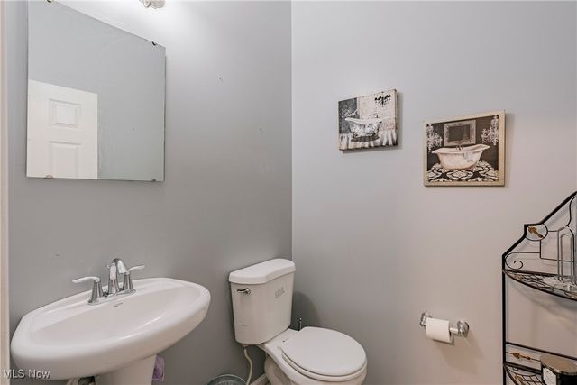 6382 Stonehaven Lane, Bedford Heights, OH 44146