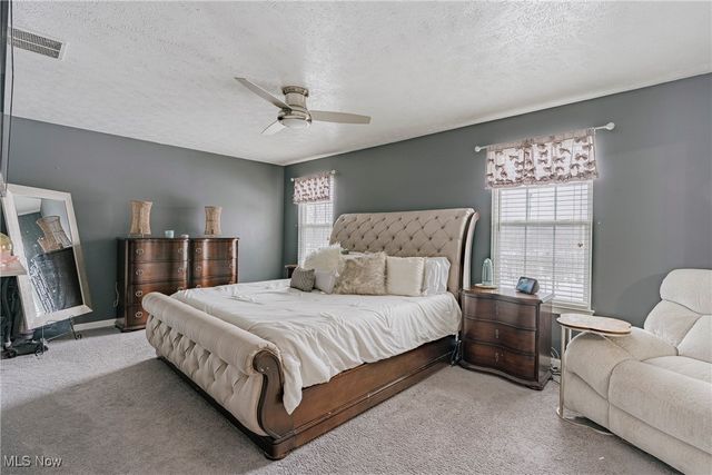 6382 Stonehaven Lane, Bedford Heights, OH 44146