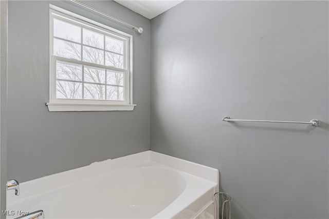 6382 Stonehaven Lane, Bedford Heights, OH 44146