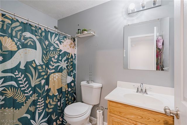 6382 Stonehaven Lane, Bedford Heights, OH 44146