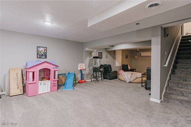 6382 Stonehaven Lane, Bedford Heights, OH 44146