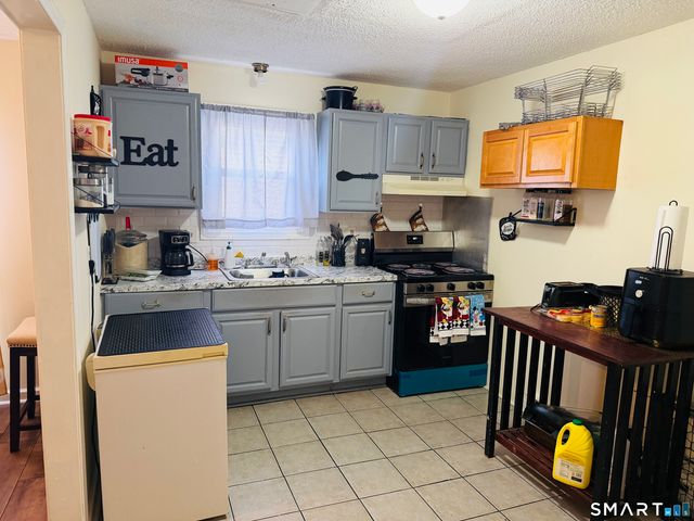 68-70 Arnold Street, Hartford, CT 06106