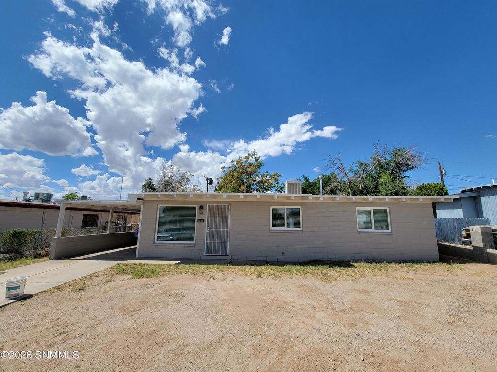 1925 Calle De Suenos, Las Cruces, NM 88001
